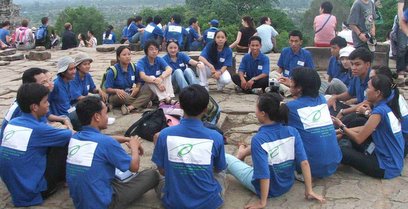 Young Cambodians and Vietnamese talk out their