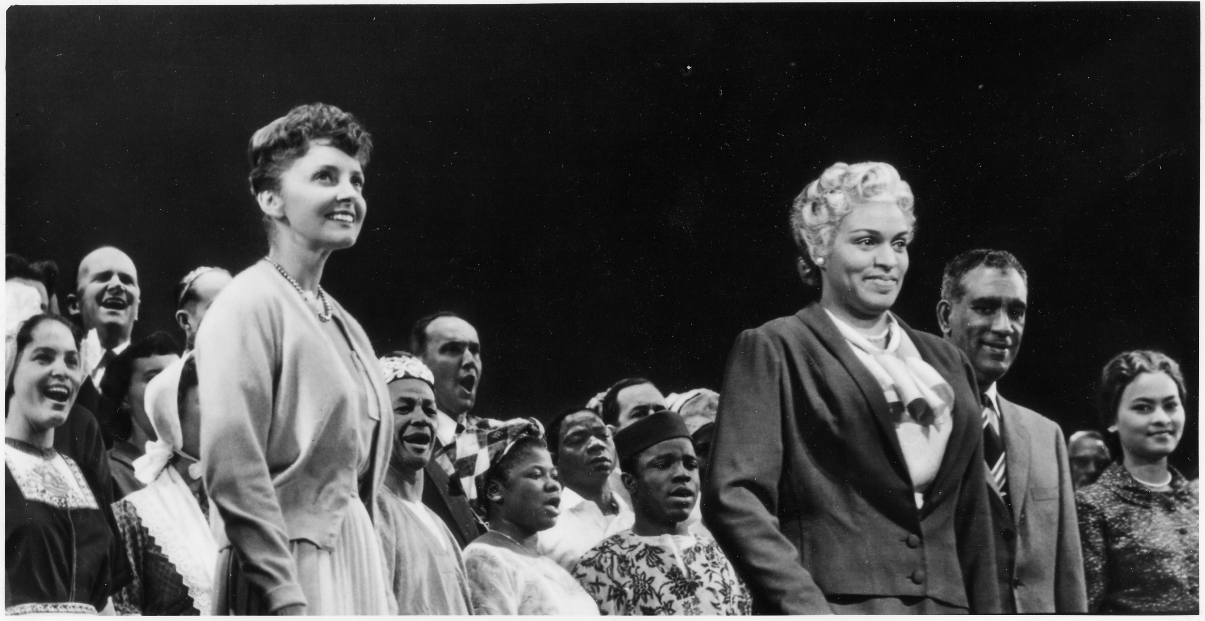 Muriel Smith and cast of The Crowning Experience