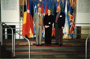 Visite de responsables de Foundations for Freedom au Parlement Européen à Strasbourg, en 2001